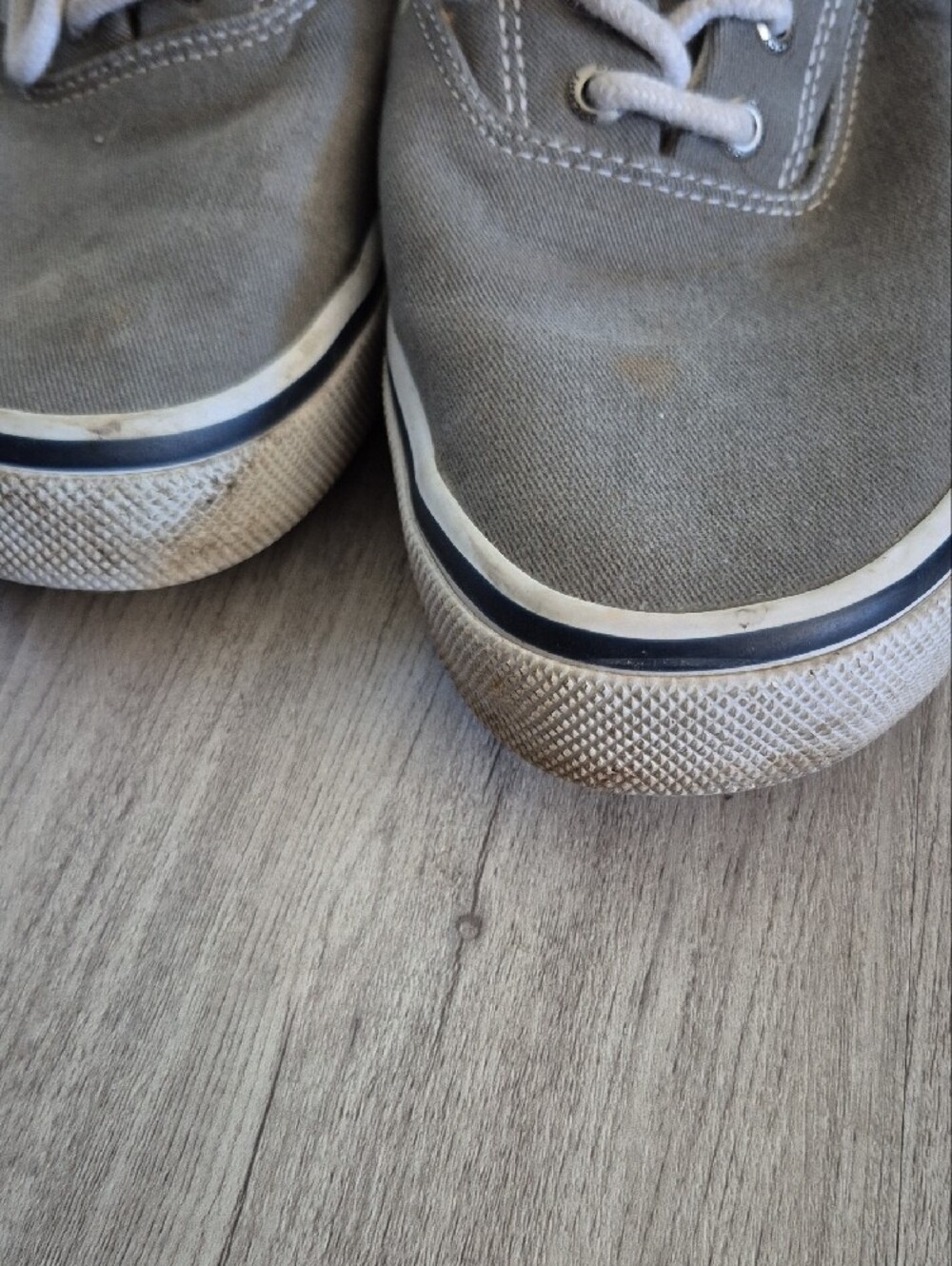 Sperry Men's Gray Canvas Boat Shoes with White Laces - Picture 4 of 11